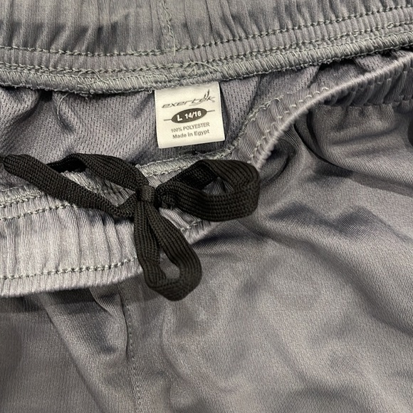 Youth large shorts - Picture 3 of 5